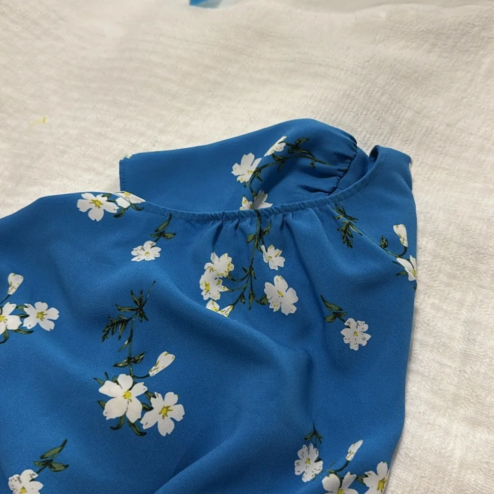 Hilary Radley Blouse. Blue with white flowers. Cornflower blue. - Picture 6 of 6